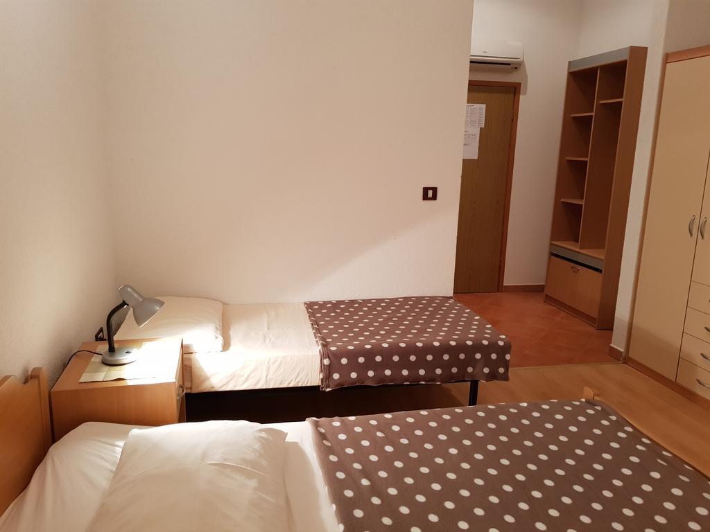 Guesthouse Palombaro Umag Bagian luar foto
